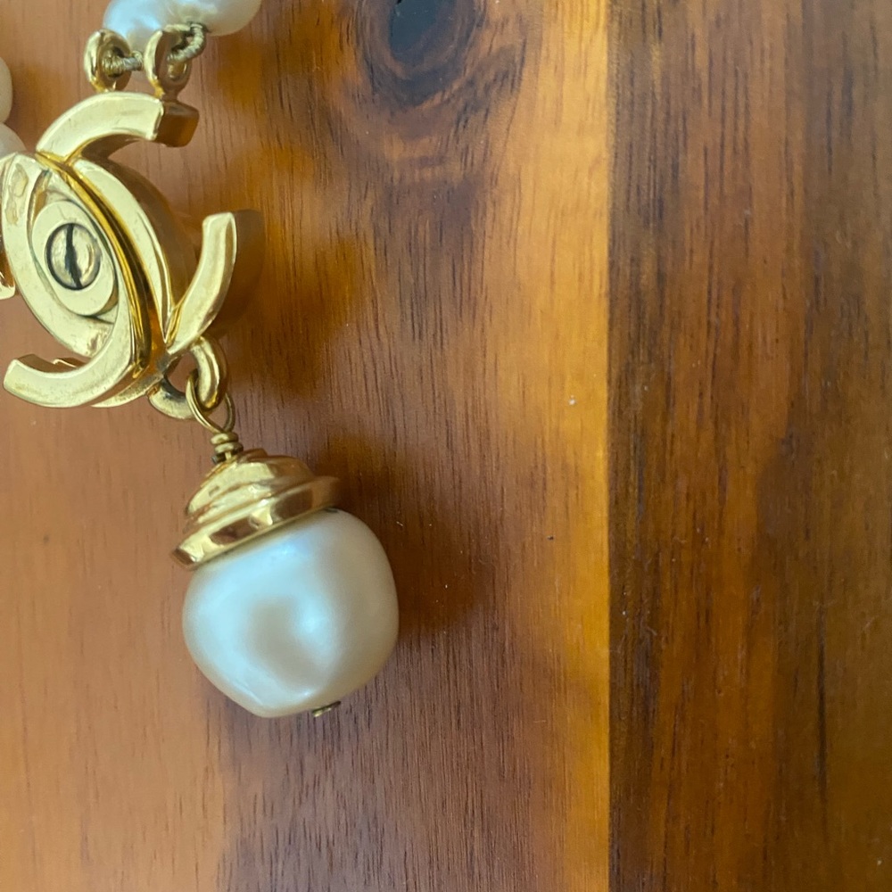 Chanel Vintage Pearl Double Stranded Turnlock Necklace ❌no offer or trade❌ - Picture 6 of 16